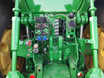 Трактор John Deere 8335R , 2015 г.в foto 19