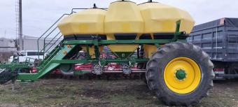 Посевной комплекс John Deere 730 — 10,9 м с высевающим баком  John Deere 1910, 2013 г.в