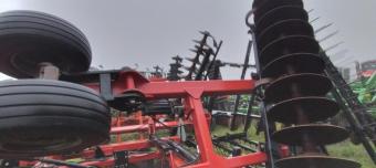 Дисковая борона CASE 370  7.7 м foto 14
