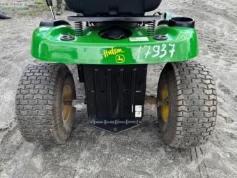 Газонокосилка John Deere D110 foto 5