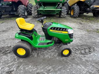 Газонокосилка John Deere D110 foto 7