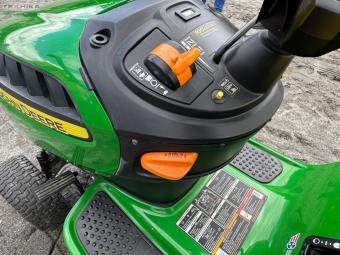 Газонокосилка John Deere D110 foto 14