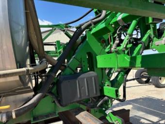 Бочка,штанги на опрыскиватель John Deere R4045 foto 19