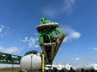 Бочка,штанги на опрыскиватель John Deere R4045 foto 13