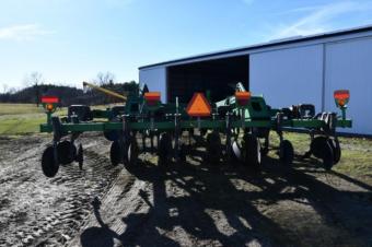 Дисковый глубокорыхлитель John Deere 2700  на 7 стоек foto 15