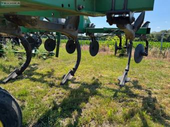 Дисковый глубокорыхлитель John Deere 2700  на 7 стоек foto 8