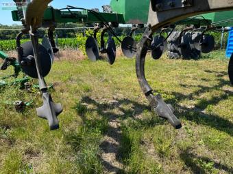 Дисковый глубокорыхлитель John Deere 2700  на 7 стоек foto 17
