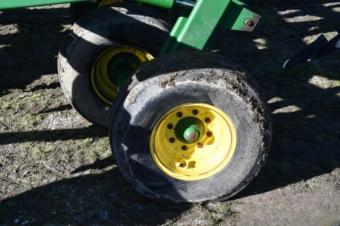 Дисковый глубокорыхлитель John Deere 2700  на 7 стоек foto 2