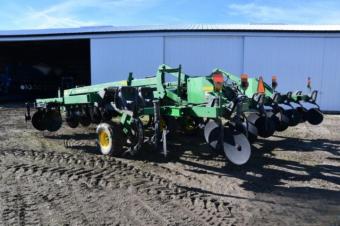 Дисковый глубокорыхлитель John Deere 2700  на 7 стоек foto 11