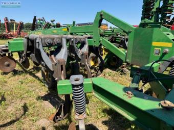 Дисковый глубокорыхлитель John Deere 2700 на 7 стоек foto 19