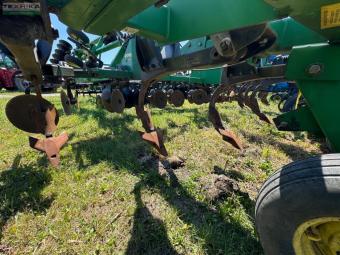 Дисковый глубокорыхлитель John Deere 2700 на 7 стоек foto 10