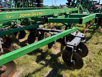 Дисковый глубокорыхлитель John Deere 2700 на 7 стоек foto 16