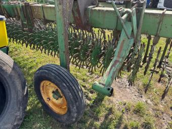 Ротационная борона John Deere 400 - 6,1 м foto 3