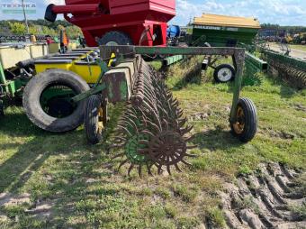 Ротационная борона John Deere 400 - 6,1 м foto 2