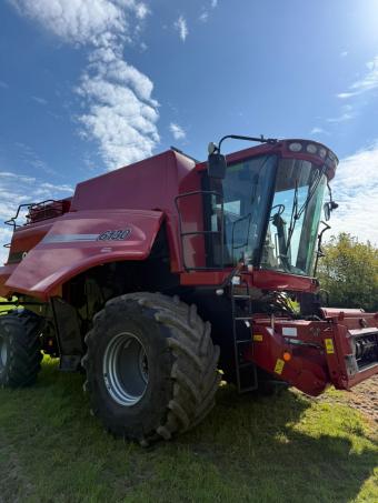 Комбайн Case 6130 2013 г.в., жатка  Case 3050  - 7,5 м, транспортная тележка foto 2