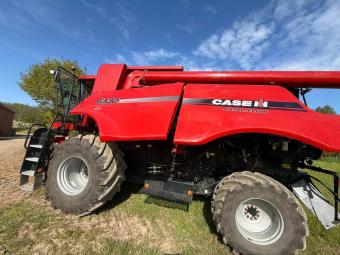 Комбайн Case 6130 2013 г.в., жатка  Case 3050  - 7,5 м, транспортная тележка foto 3