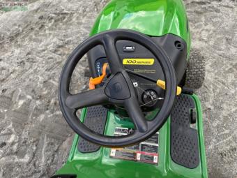 Газонокосилка John Deere LA120 foto 3