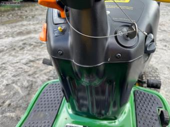 Газонокосилка John Deere LA120 foto 2