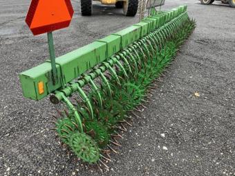 Ротационная борона John Deere 400 - 6,1 м foto 5