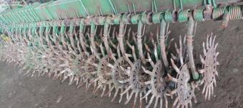 Ротационная борона John Deere 400 - 6,1 м foto 4
