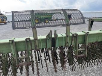 Ротационная борона John Deere 400 - 6,1 м foto 3
