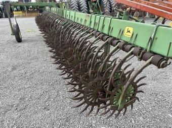 Ротационная борона John Deere 400 - 6,1 м foto 7