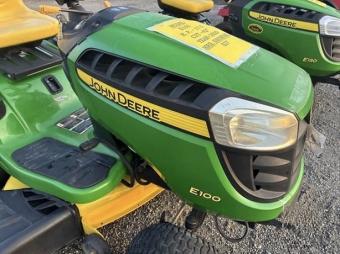 Газонокосилка John Deere E100 2020 г.в. foto 2